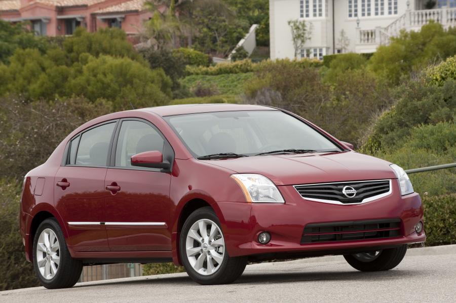  Nissan Sentra 2010 года  (фото 45 из 68)